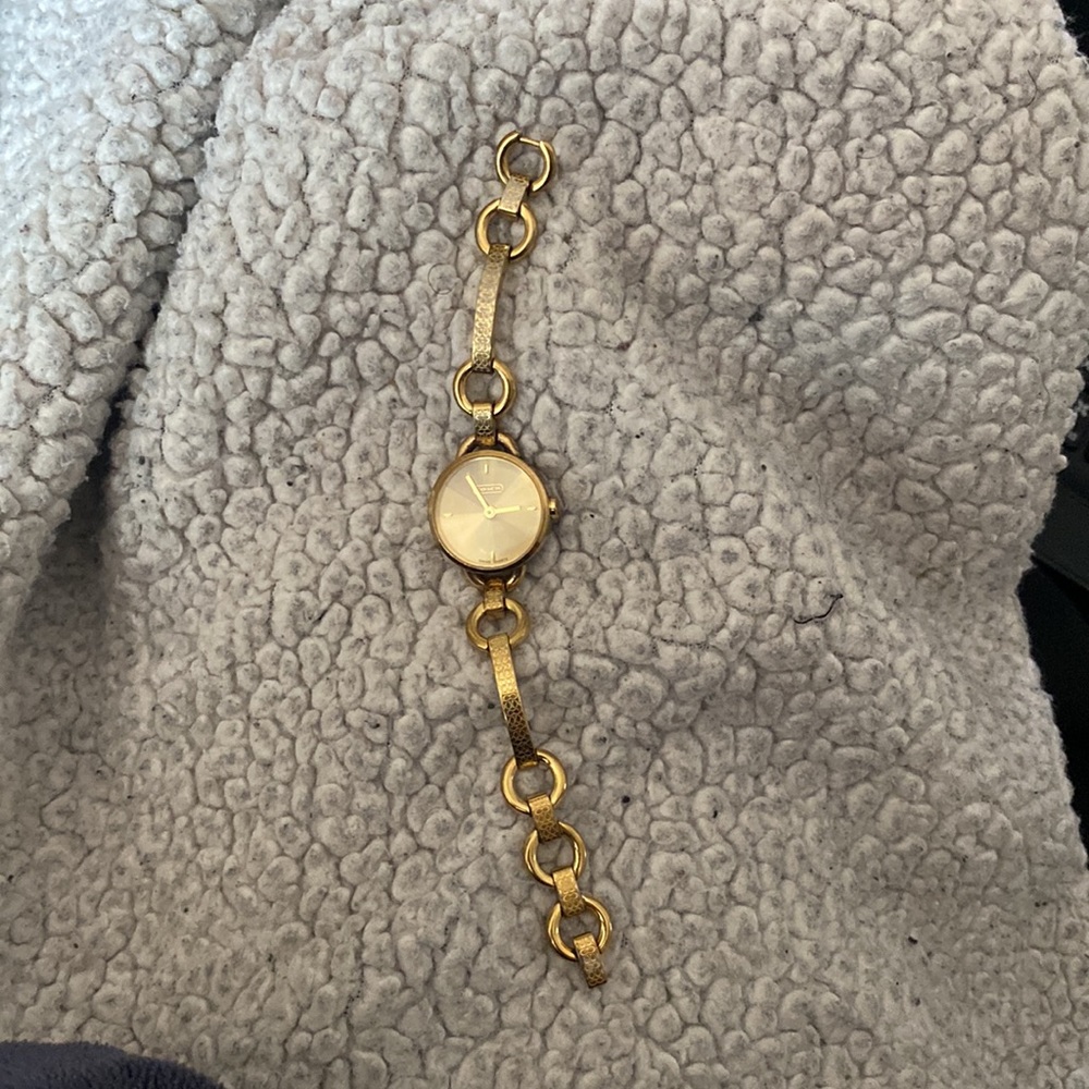 Gold coach women’s watch - Picture 5 of 5